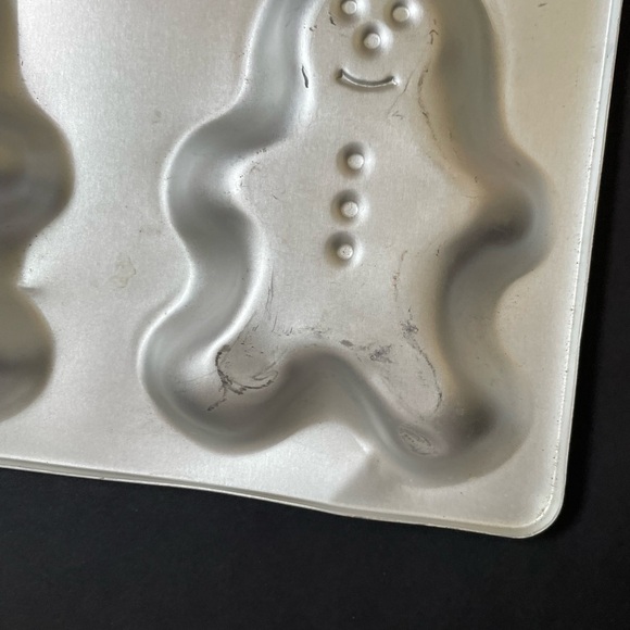 1990 vintage Wilton gingerbread pan. - Picture 4 of 6